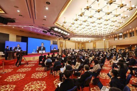 李克強(qiáng)：今年政府支出更多向民生領(lǐng)域傾斜，特別是義務(wù)教育和基本醫(yī)療